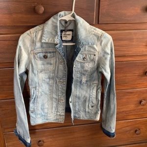 💚🍍Light blue denim Jacket💚🍍